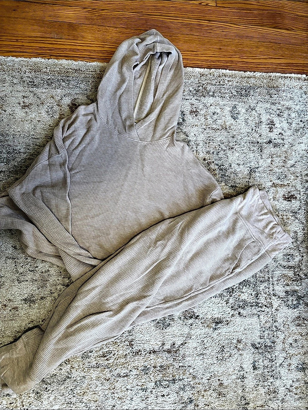 Athleta Tranquil Waffle Hoodie Beige Textured joggers size women’s Large